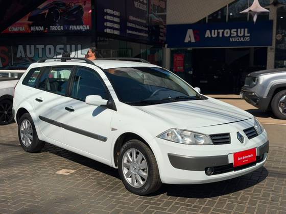 RENAULT MEGANE 1.6 DYNAMIQUE GRAND TOUR 16V FLEX 4P MANUAL RENAULT MEGANE 1.6 DYNAMIQUE GRAND TOUR 16V FLEX 4P MANUAL